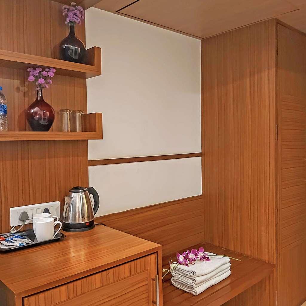 Quality Inn Mint Pune Room photo